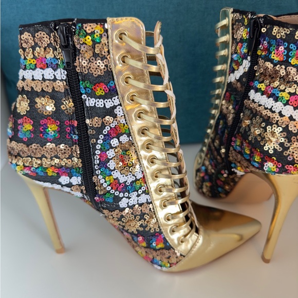 Full On Glam Gold Multicolored Sequined Stiletto Booties - Faux Lace Up - Sz 7 - Picture 16 of 16